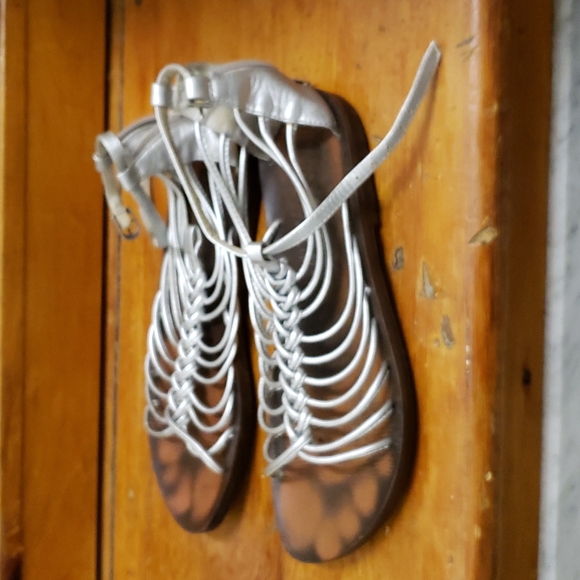 Gladiator sandals women's sz 9, silver Blowfish - Picture 2 of 4